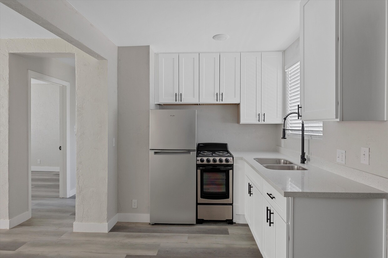 Primary Photo - Downtown Apartments