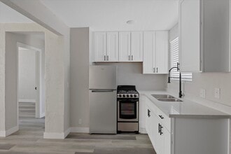 Building Photo - Downtown Apartments