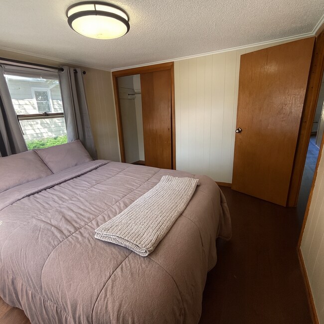 Foto del edificio - Immediate Move In- Fully Furnished Short T...