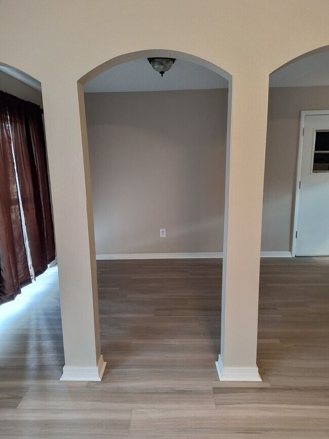 Building Photo - Single Family Home for Rent