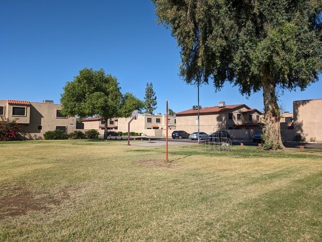 Foto del edificio - Remodeled Townhome in West Phoenix