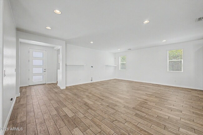 Foto del edificio - 15912 W Sierra St