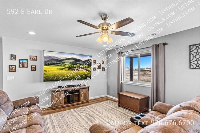 Foto del edificio - 592 E Earl Dr