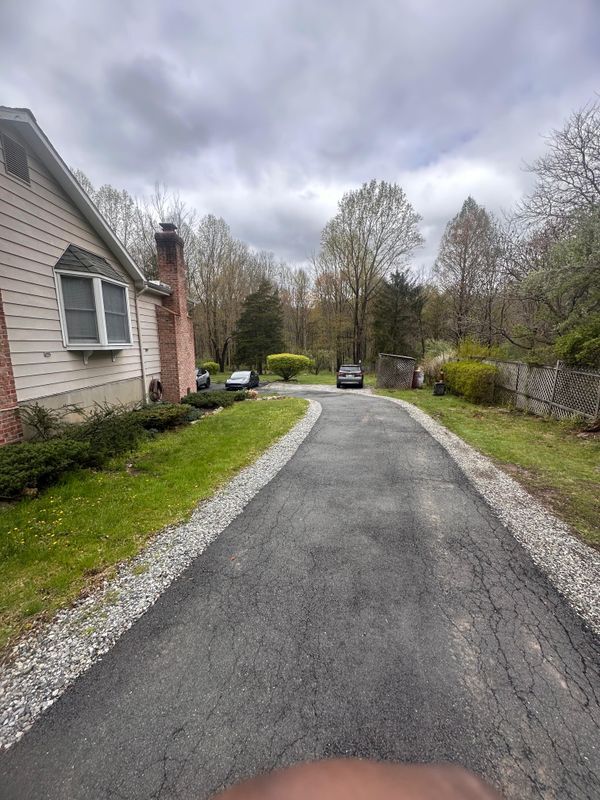 Foto del edificio - 645 Valley Rd