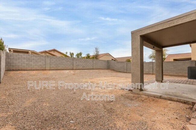 Building Photo - 13918 W Country Gables Dr