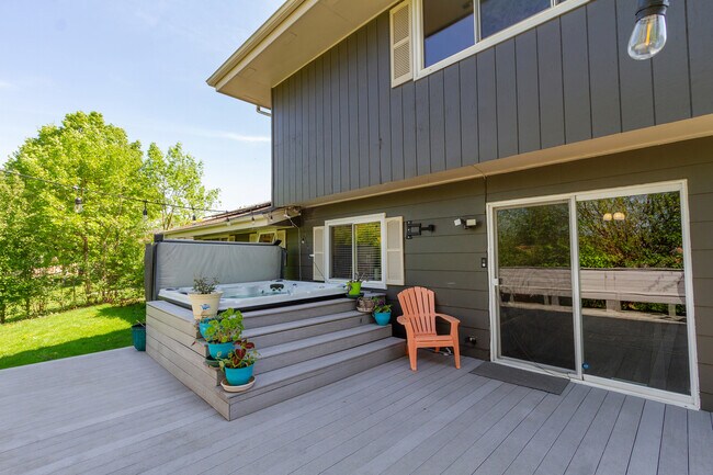 Foto del edificio - 1126 Tiverton Ct