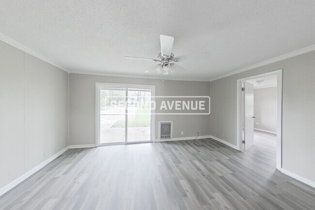 Building Photo - 4425 11th Ave N