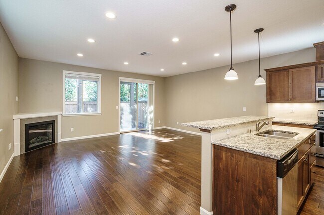 Foto del edificio - Beautiful Single-Level Home | 3 Bed, 2.5 B...