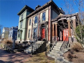 Building Photo - 92 Pelham St