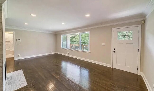 Foto del edificio - 254 Richardson Rd NW