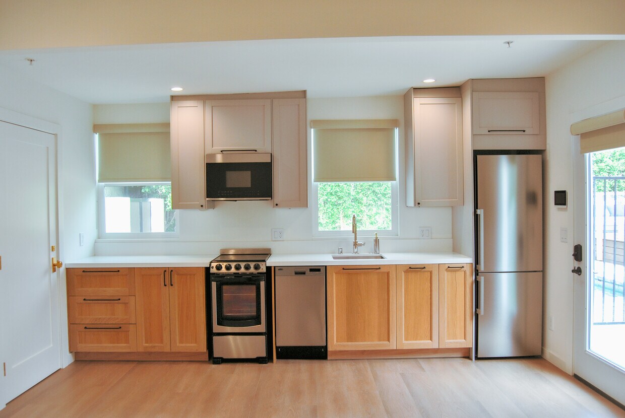 Primary Photo - 159 N Willaman Dr