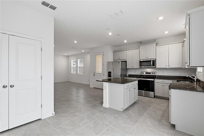 Building Photo - 1124 Lakeshore Breeze Pl
