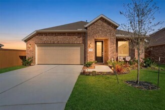 Building Photo - 27230 Woodridge Gln Dr