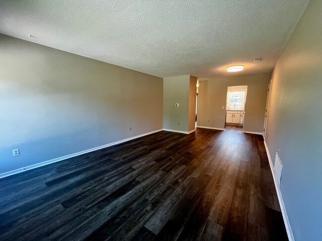 Foto del edificio - 810 Villa Park Ct