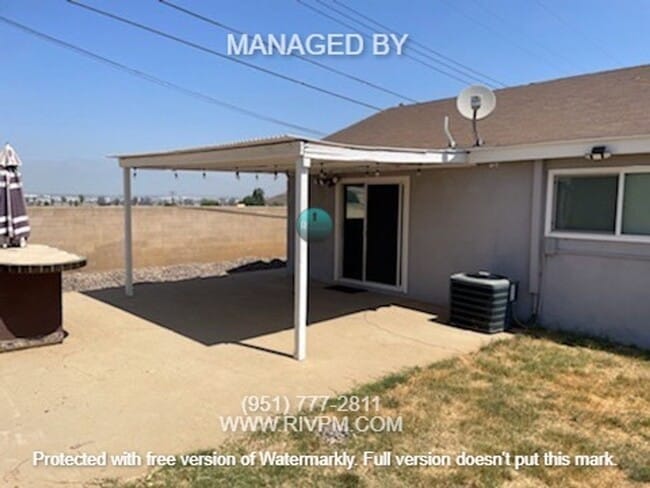 Building Photo - Great commuter location, coming soon!