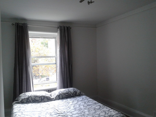 Foto del edificio - 633 Walton Ave