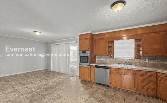 Foto del edificio - 2 Bed, 2 Bath Home with Garage / Pet-Friendly / Vouchers Accepted / Available Now!