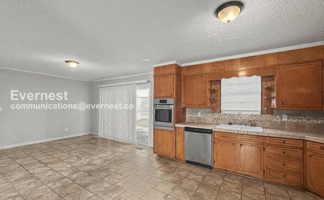 Building Photo - 400 Glen Crest Dr