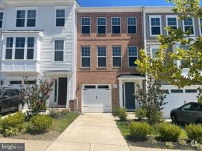 Building Photo - 419 Foxglove Way