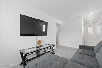 Building Photo - 7005 Magenta Moon St