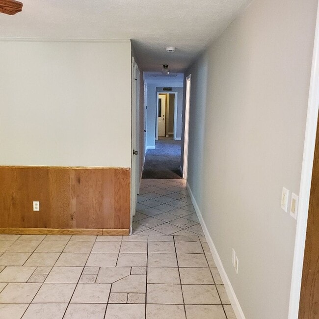 Foto del edificio - 4BDRM HOUSE FOR RENT