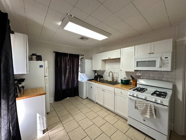 Foto del edificio - 201-203 W Acres St