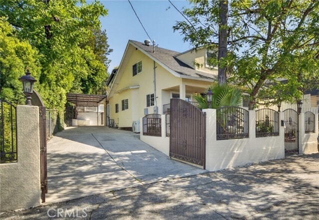 Foto del edificio - 5929 Weaver Ln