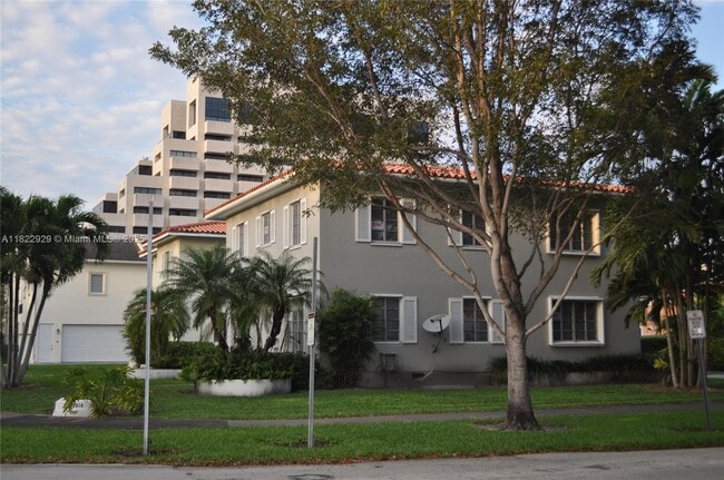 Building Photo - 2617 Segovia St