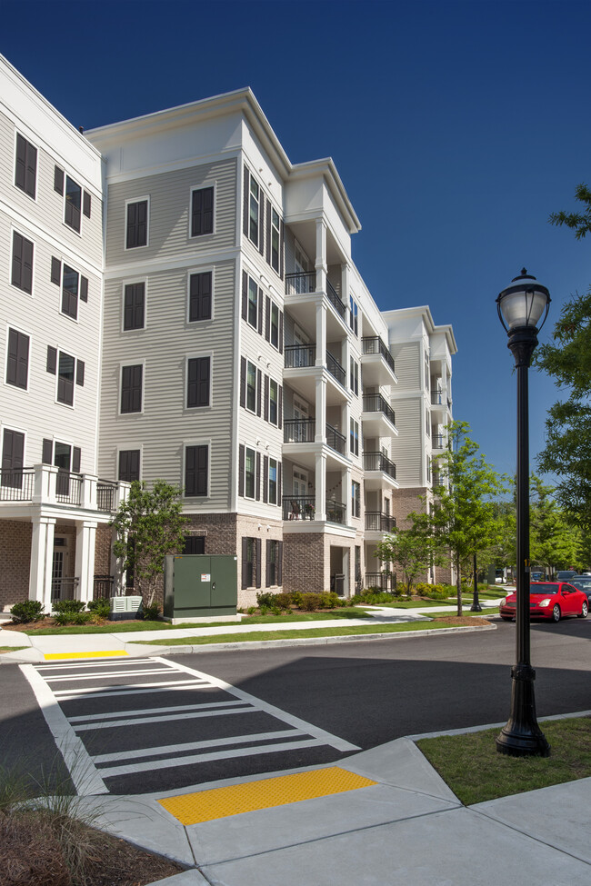 The Monroe Atlanta Apartments - 222 Colonial Homes Dr NW Atlanta, GA ...