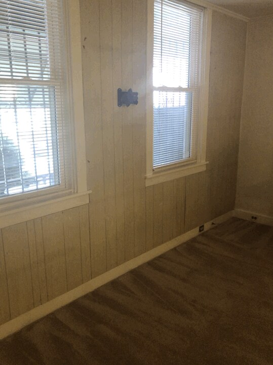 Foto del edificio - 341 Meyran Ave