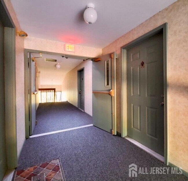 Building Photo - 2631 Old Stone Mill Dr