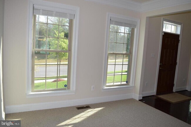 Foto del edificio - 42159 Tecumseh Hills Dr