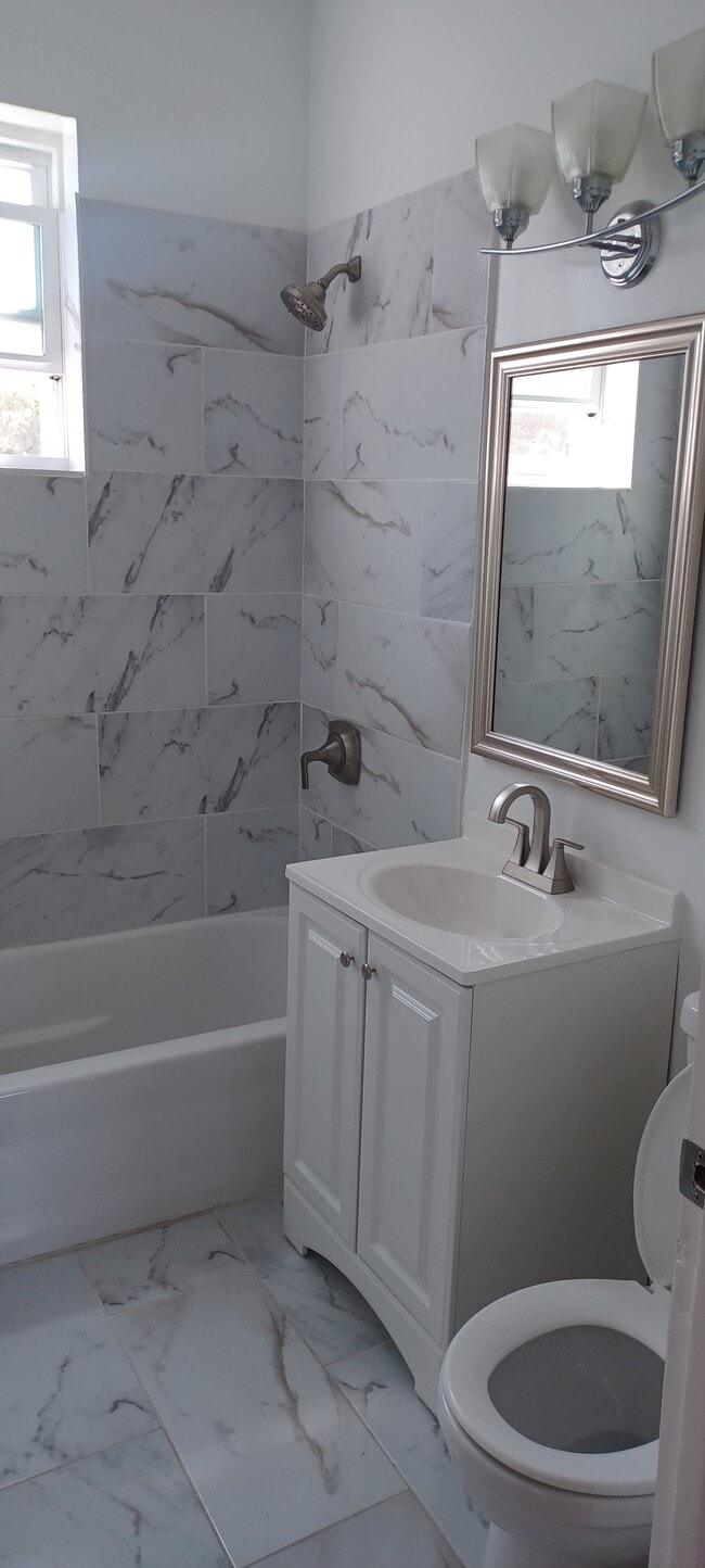 Building Photo - 6458 S Paulina St