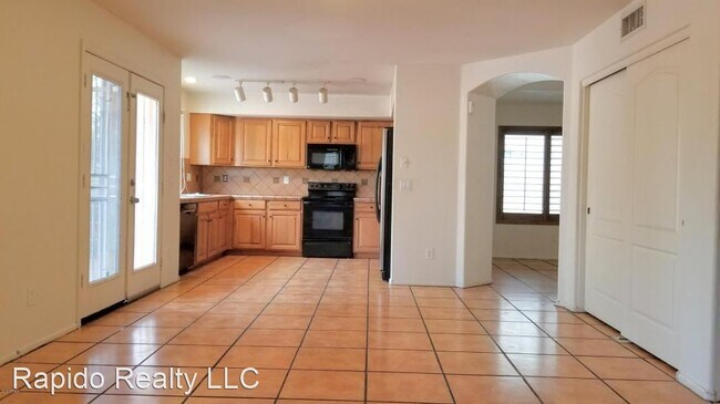 Foto del edificio - 4 br, 2.5 bath House - 8406 S 50th Ln