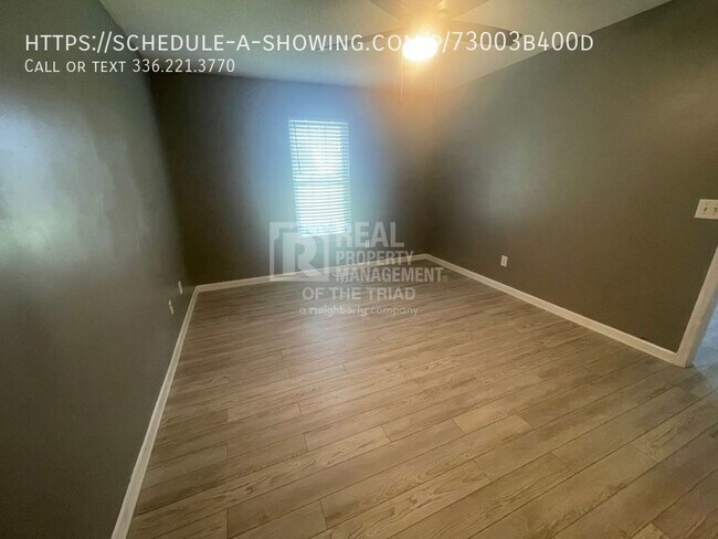 Foto del edificio - Picturesque Single Level 3bd/2ba Property ...