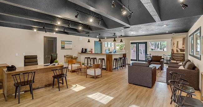 Building Photo - Courtney Cove Apartment Homes