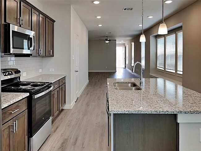 Building Photo - 23631 Gibson Frst Dr