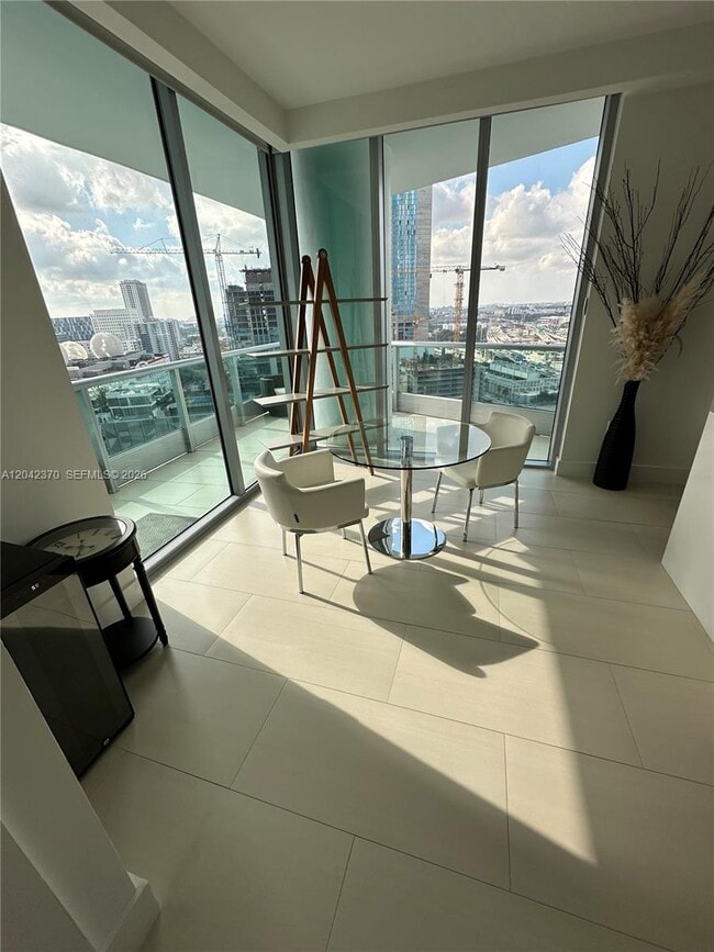 Building Photo - 900 Biscayne Blvd