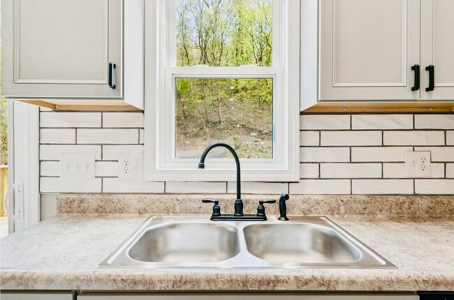 Foto del edificio - 3255 Josephine St