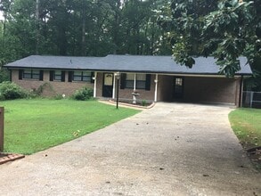 Building Photo - 6207 Moss Dr