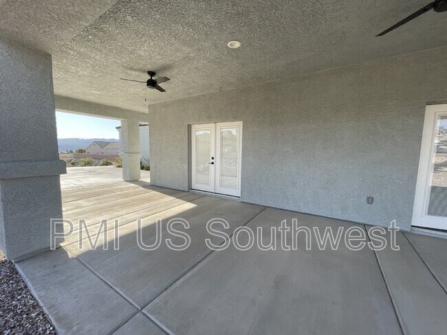 Building Photo - 2519 Valley Vista