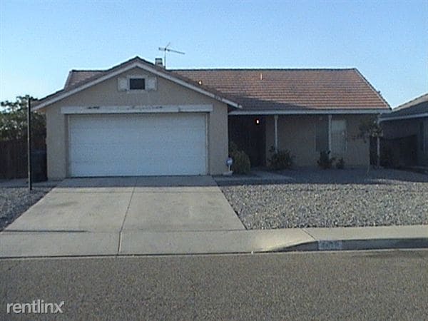 Primary Photo - 11670 Begonia Rd