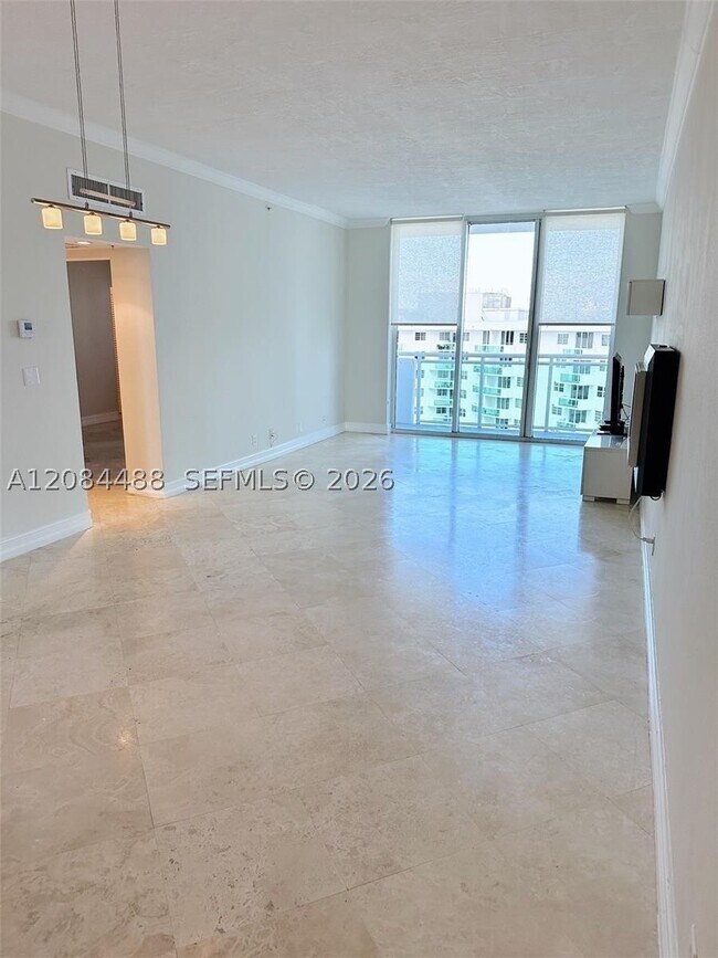 Foto del edificio - 3000 S Ocean Dr