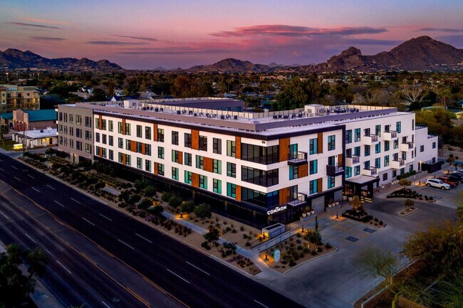 Foto del edificio - 4225 N 32nd Pl