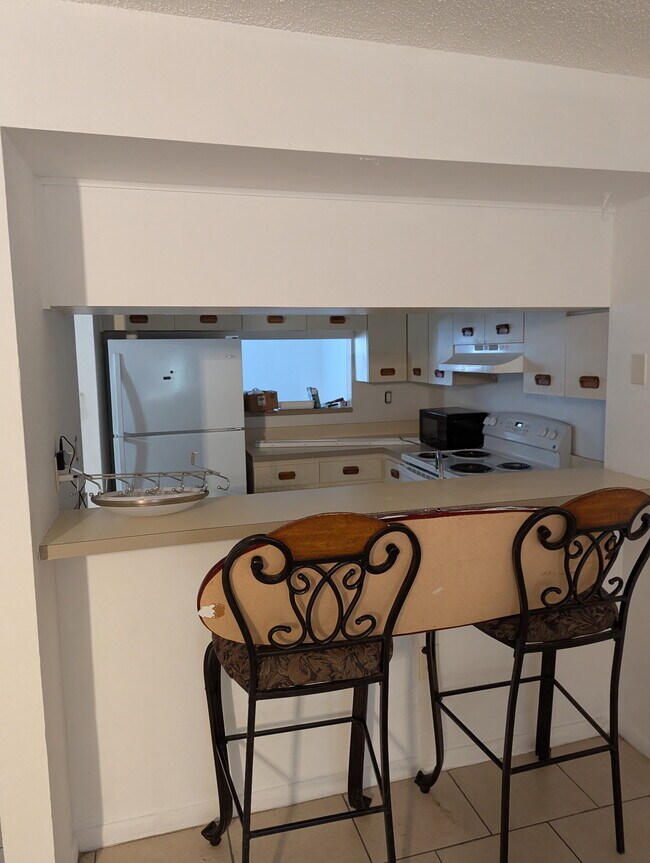 Foto del edificio - 555 Aster Ct