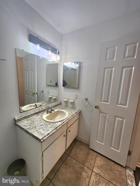 Foto del edificio - 3212 Juniper Ct