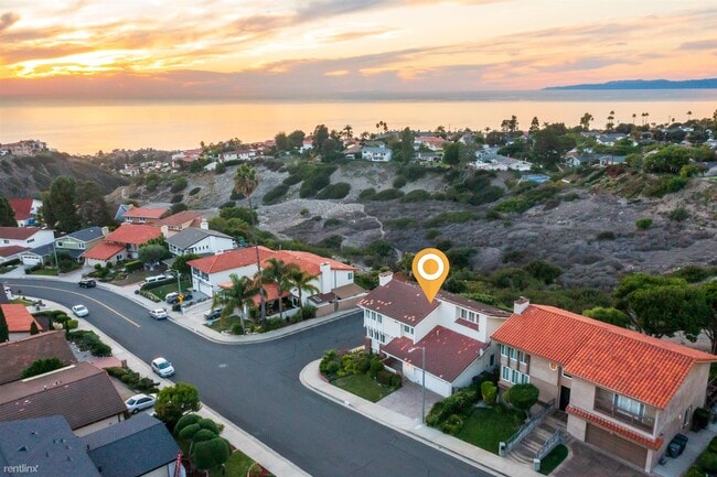 Building Photo - 4 br, 2.5 bath House - 6937 Kings Harbor D...