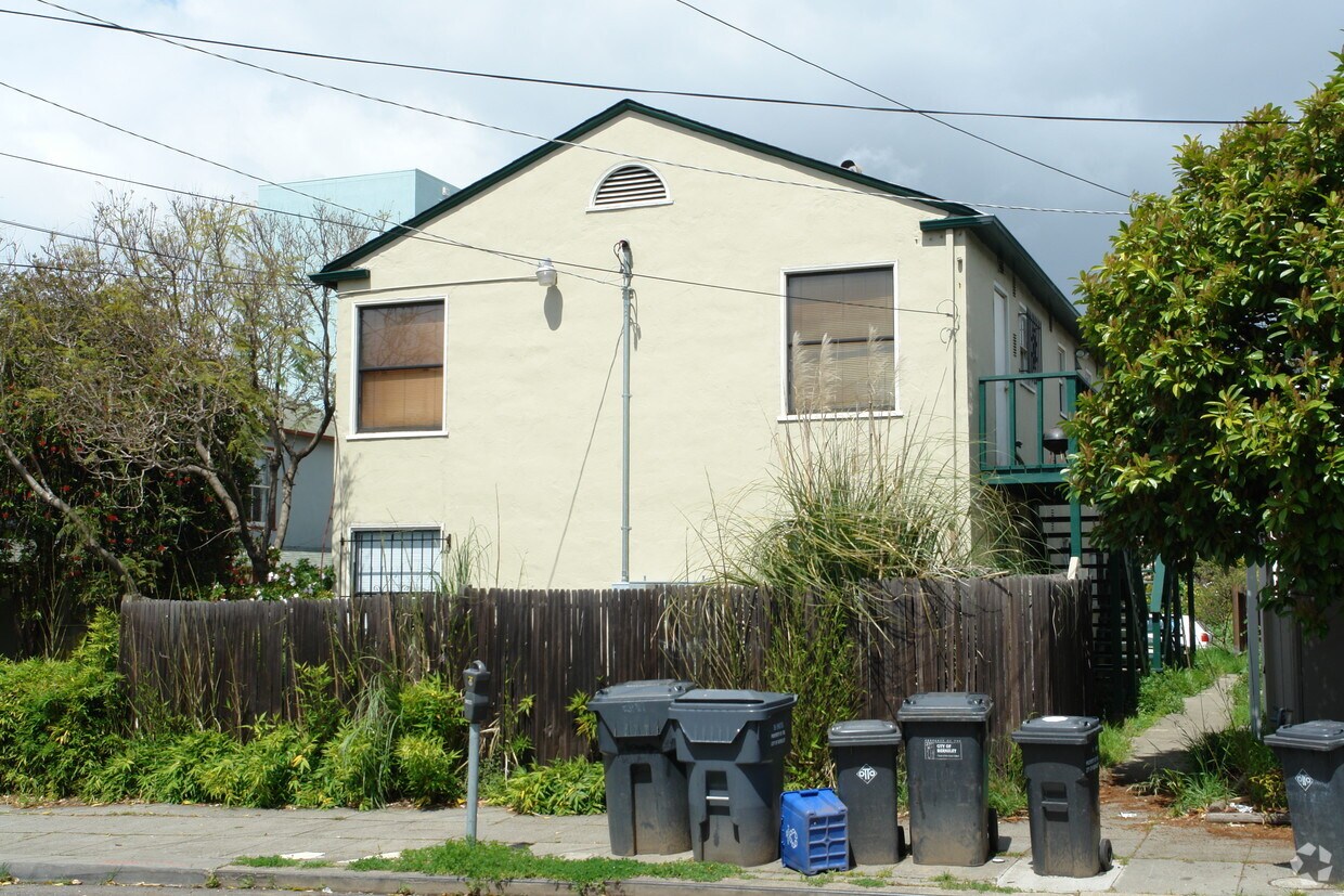 Building Photo - 2143 Dwight Way