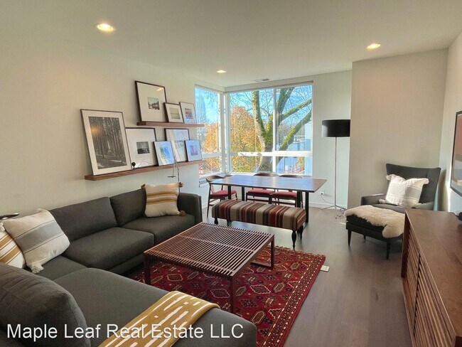 Foto del edificio - 3 br, 2 bath House - 108 22nd Ave S