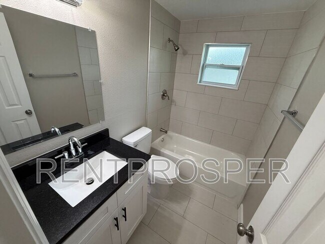 Foto del edificio - 4118 W Washington St